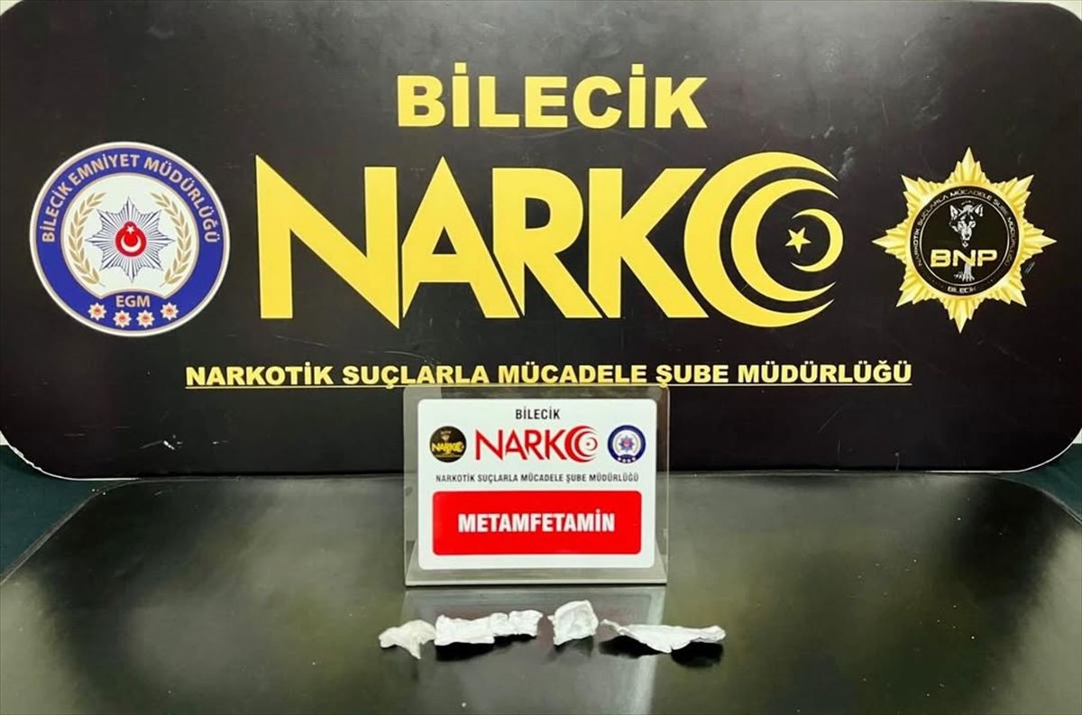 Bilecik'te araçta ve üzerinde uyuşturucu madde bulunan 4 zanlı yakalandı