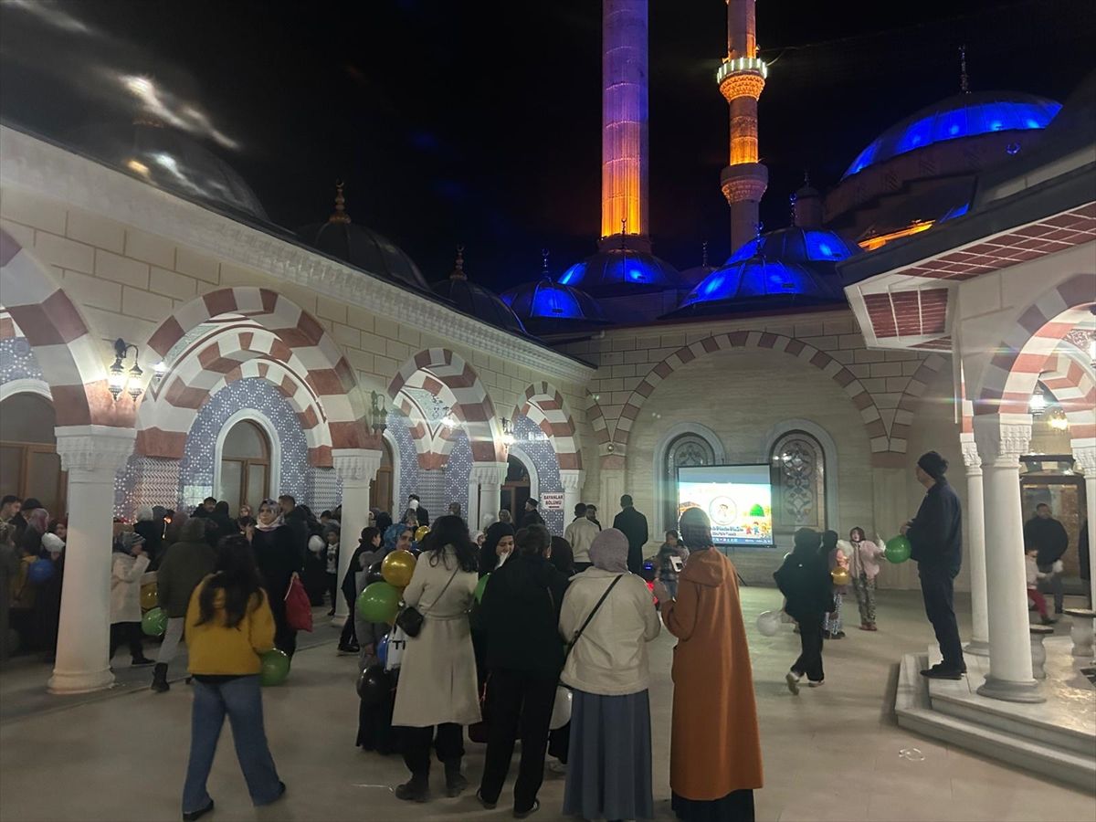 Bilecik'te "Baba oğul, anne kız teravih namazı buluşması" etkinliği gerçekleştirildi