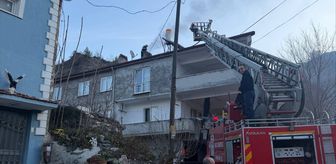 Bilecik'te evin çatısında yangın söndürüldü