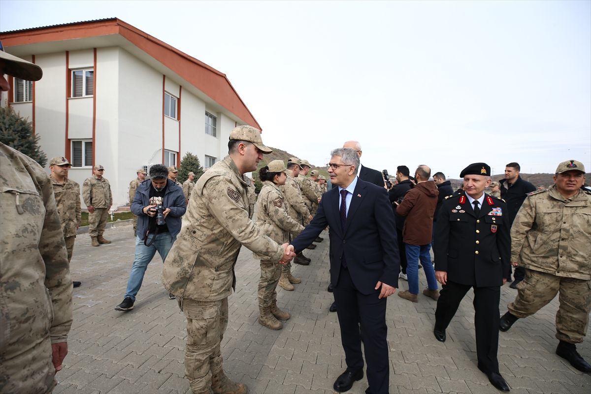 Bingöl'de bayramlaşma töreni düzenlendi