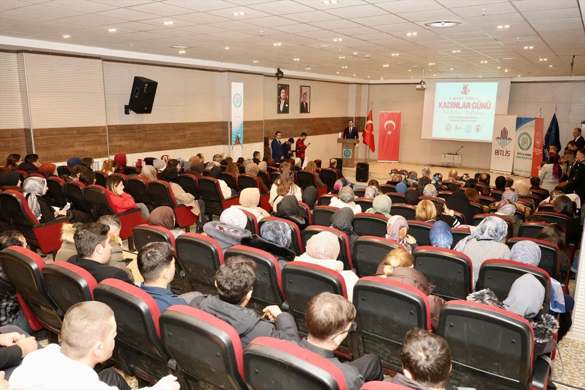 Bitlis'te 8 Mart Dünya Kadınlar Günü programı düzenlendi