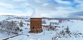 Bitlis'te tarihi yapılar karla kaplandı
