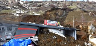 Bitlis'te toprak kayması sonucu 2 iş yeri zarar gördü