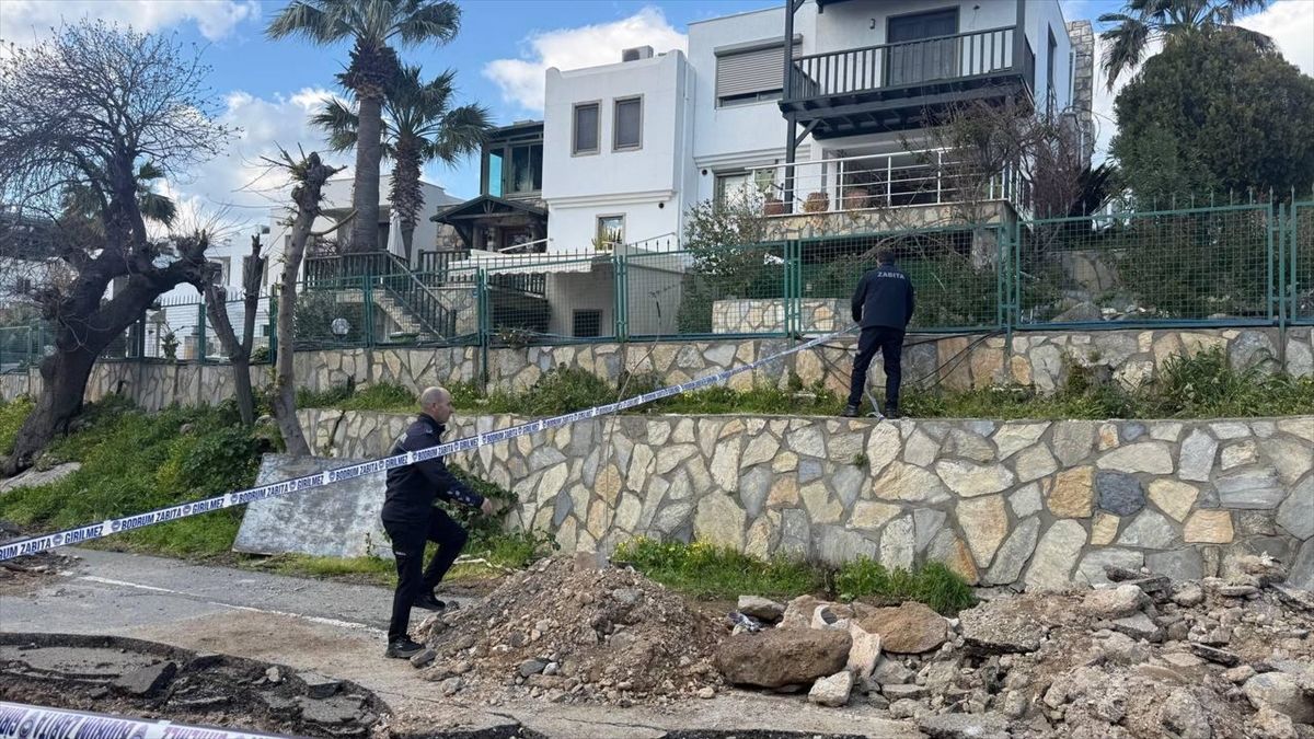 Bodrum'da altyapı çalışması sırasında lahit bulundu