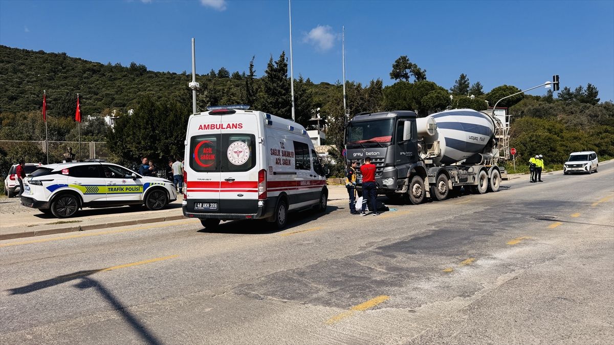 Bodrum'da beton mikserinin çarptığı yaya öldü