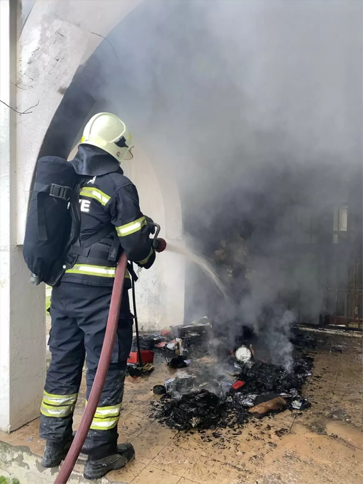 Bodrum'da evin balkonunda çıkan yangın söndürüldü