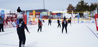 Erciyes'te Kar Voleybolu Turnuvası düzenlendi