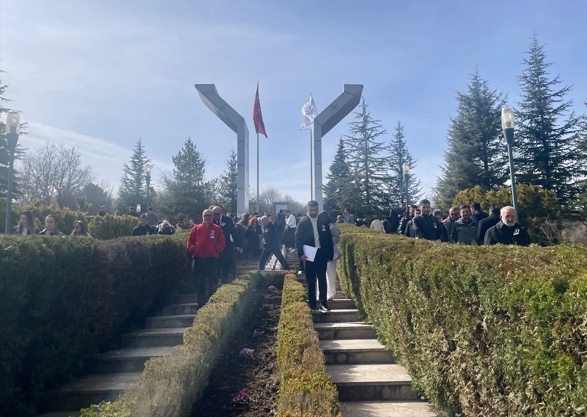 Bolu'da hayırsever iş insanı İzzet Baysal vefatının 26. yılında anıldı
