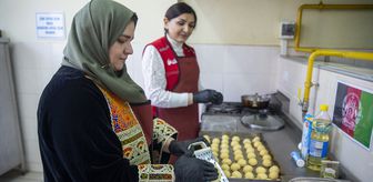 Bolu'da 'kardeşlik sofrası' 5 ülkenin bayram tatlıları için kuruldu