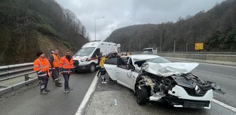 Bolu'da otomobille kamyonetin çarpıştığı kazada 2'si çocuk 4 kişi yaralandı