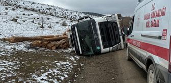 Bolu'nun devrilen tırın sürücüsü yaralandı