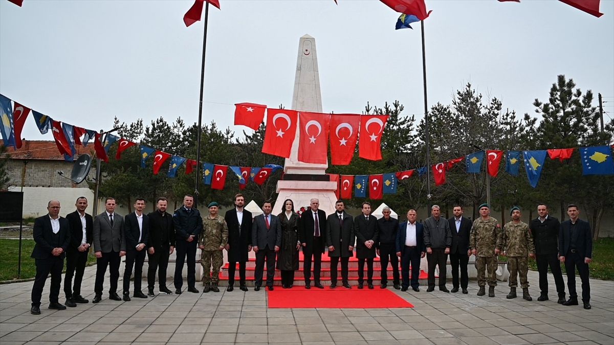 Bosna Hersek ve Kosova'da 18 Mart Şehitleri Anma Günü için tören düzenlendi