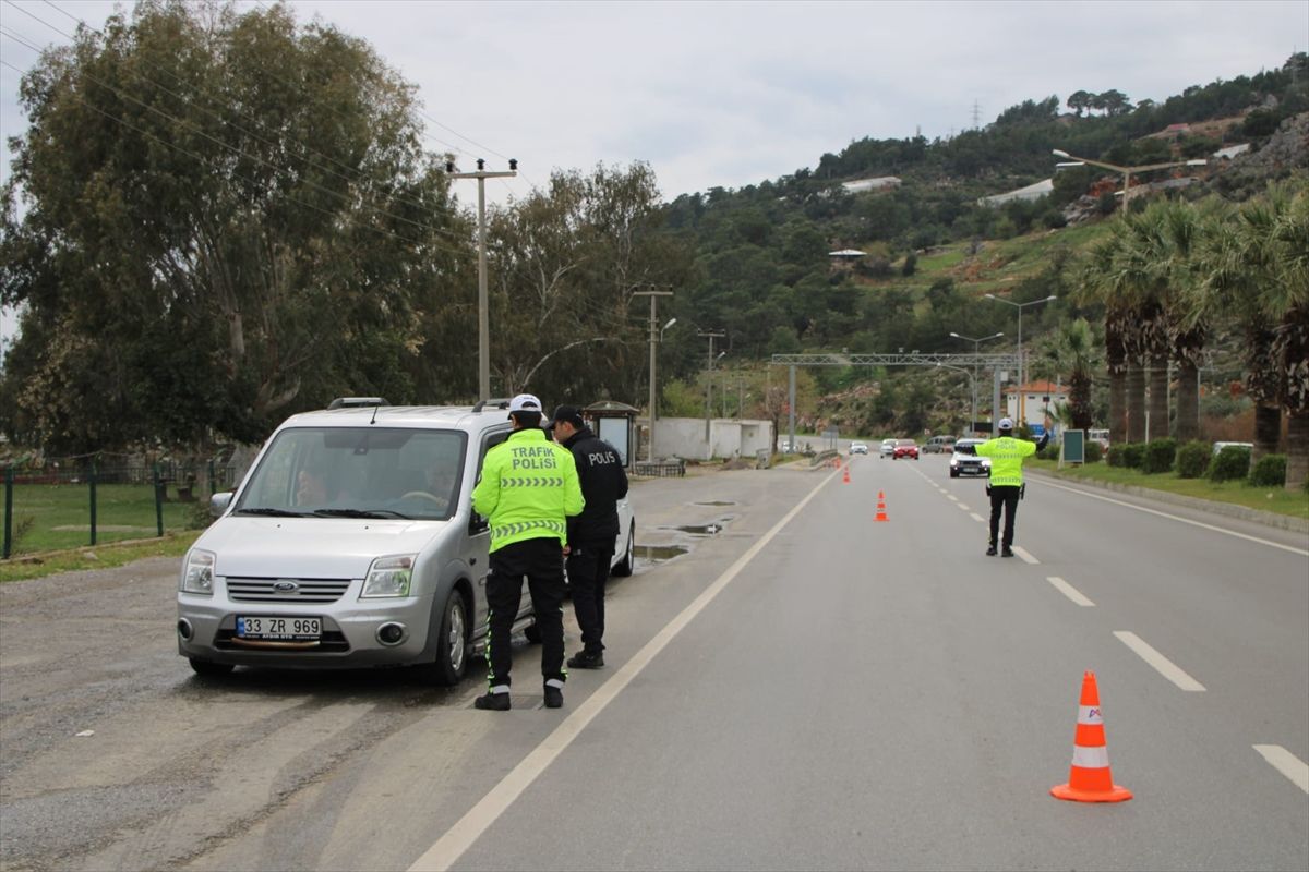 Bozyazı ilçesinde bayram dolayısıyla trafik denetimleri artırıldı