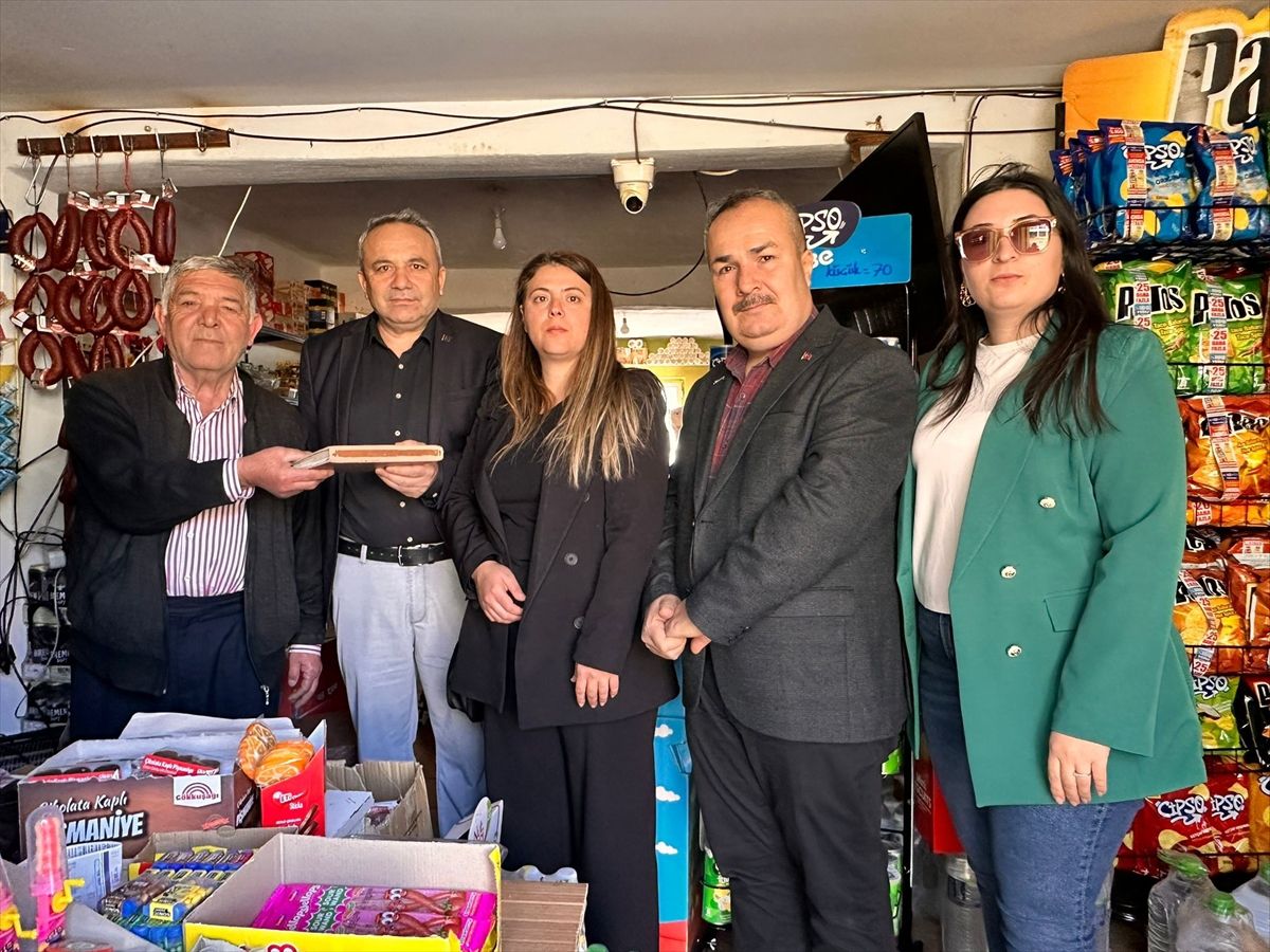 Bozyazı ilçesinde öğrenciler, ihtiyaç sahiplerinin bakkallara olan borcunu ödedi