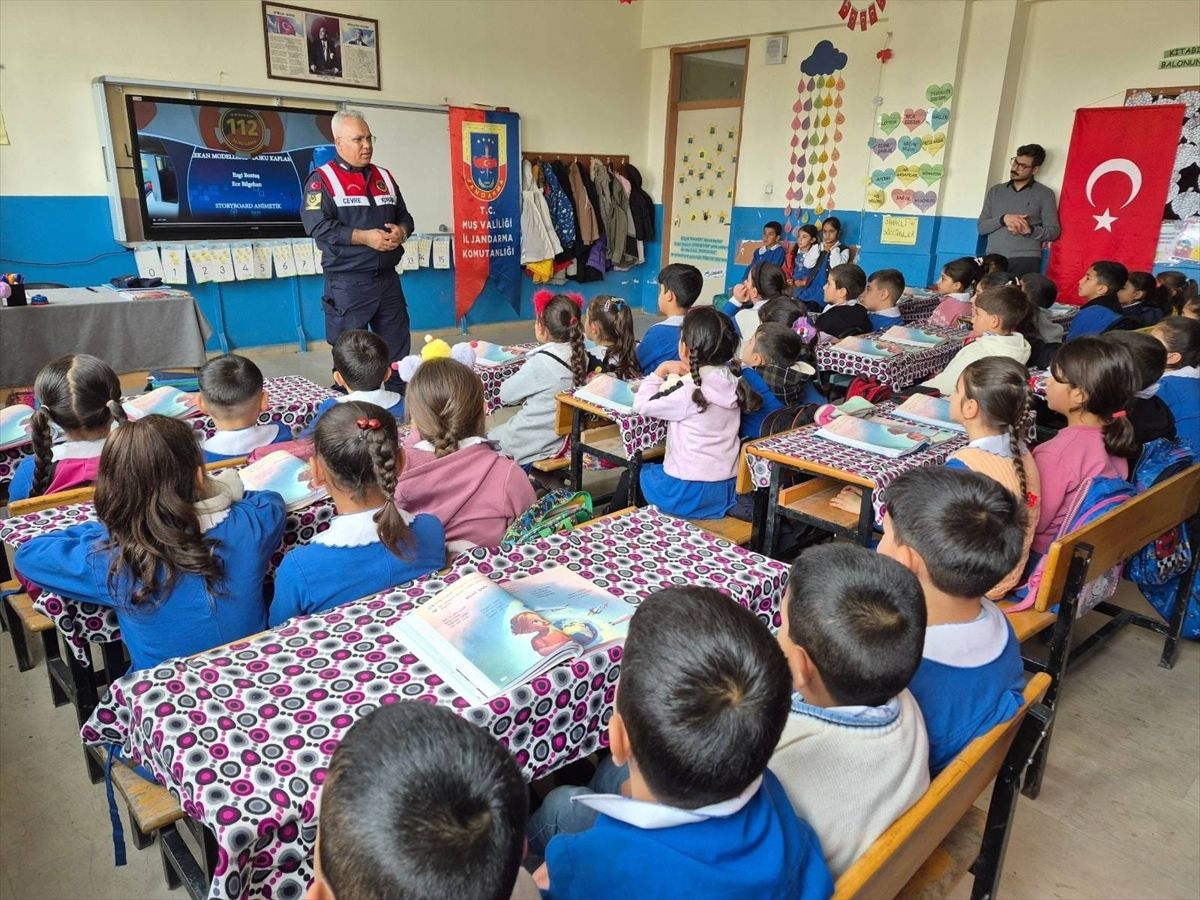 Bulanık'ta ilkokul öğrencilerine "sıfır atık" eğitimi verildi