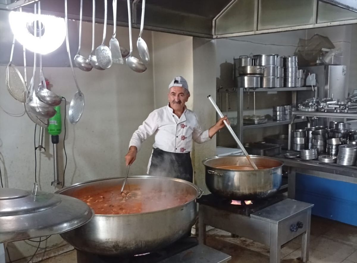 Bulanık'ta ramazanda sıcak yemek yardımı yapıldı