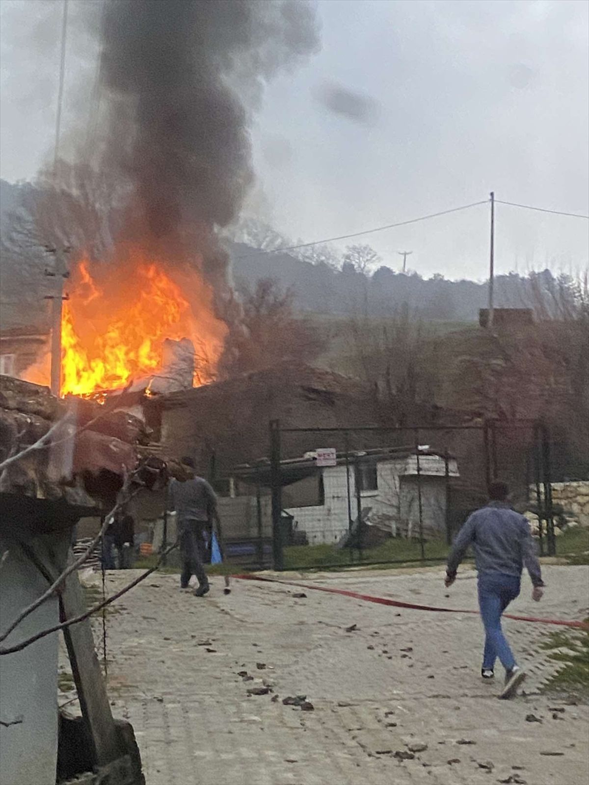 Bursa'da bir evde çıkan yangında karı koca öldü