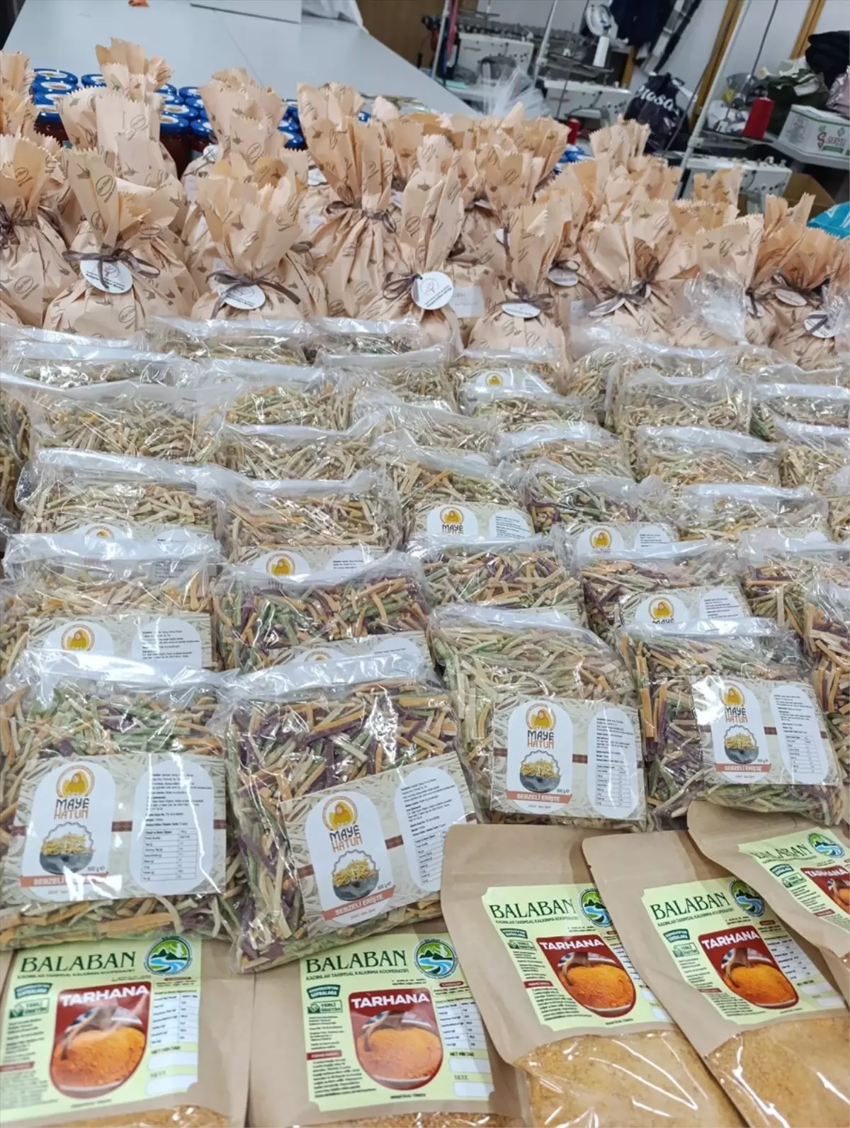 Bursa'da bir firmanın ramazan kolileri kadın kooperatiflerinin ürünleriyle hazırlandı