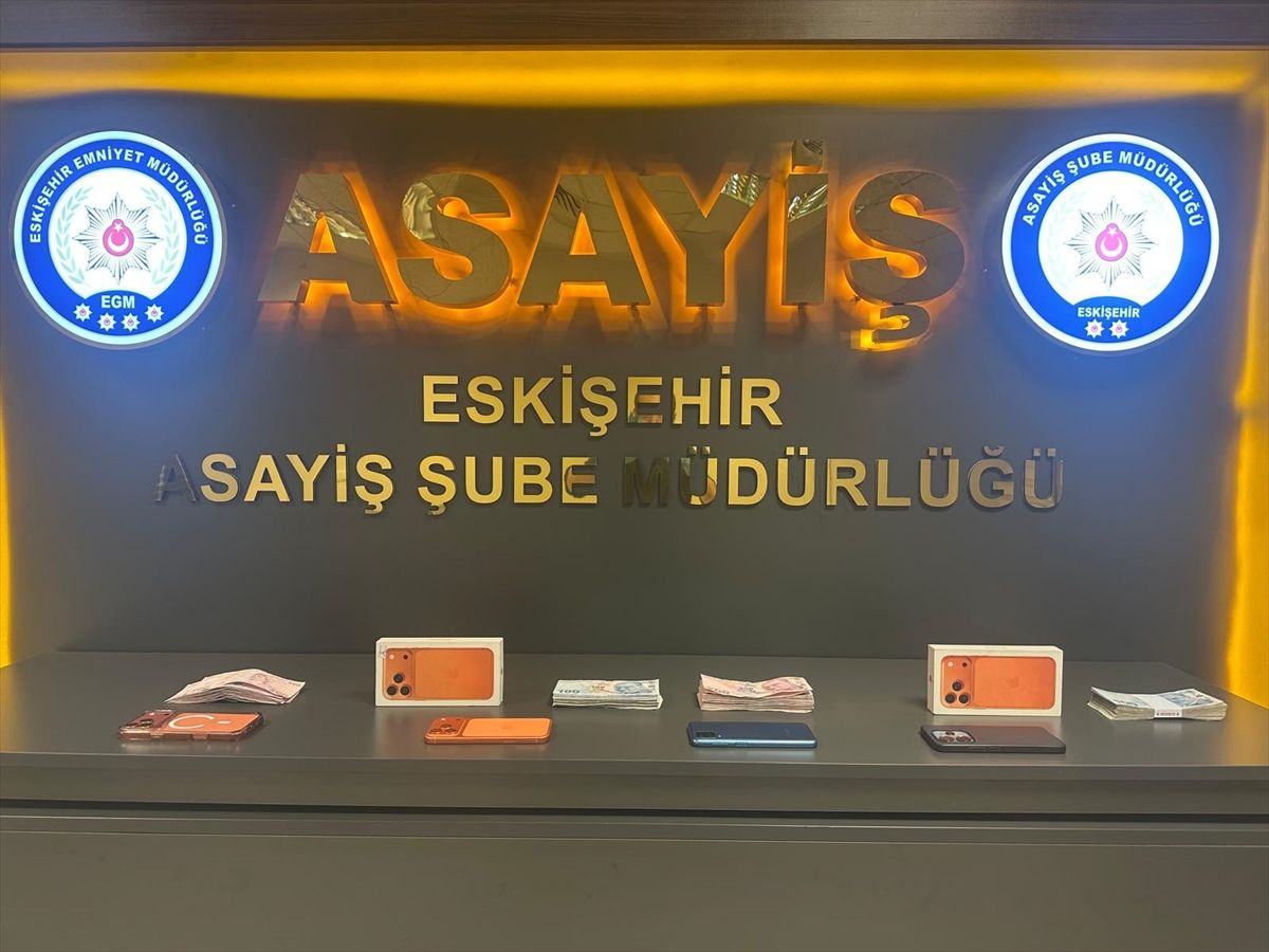 Bursa'da bir kişiyi gasbettikleri öne sürülen 3 zanlı Eskişehir'de yakalandı