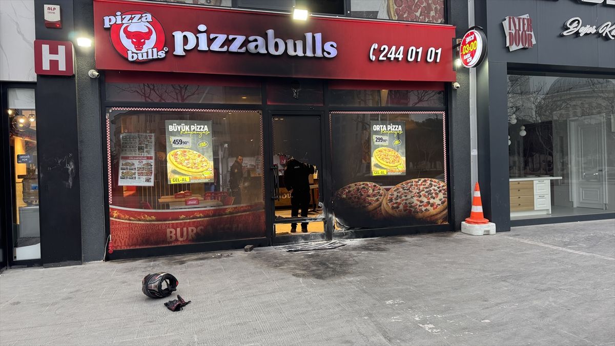 Bursa'da daha önce birlikte çalıştığı kişinin 2 iş yerini kundaklayan şüpheli yakalandı