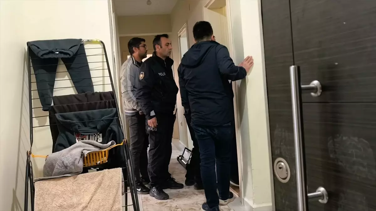 Bursa'da kardeşi tarafından rehin alınan kadını polis kurtardı