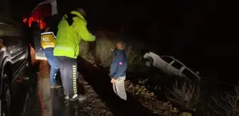 Bursa'da şarampole devrilen kamyonetin sürücüsü yaralandı