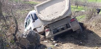 Bursa'da tırla otomobilin çarpıştığı kazada 1 kişi öldü, 1 kişi yaralandı