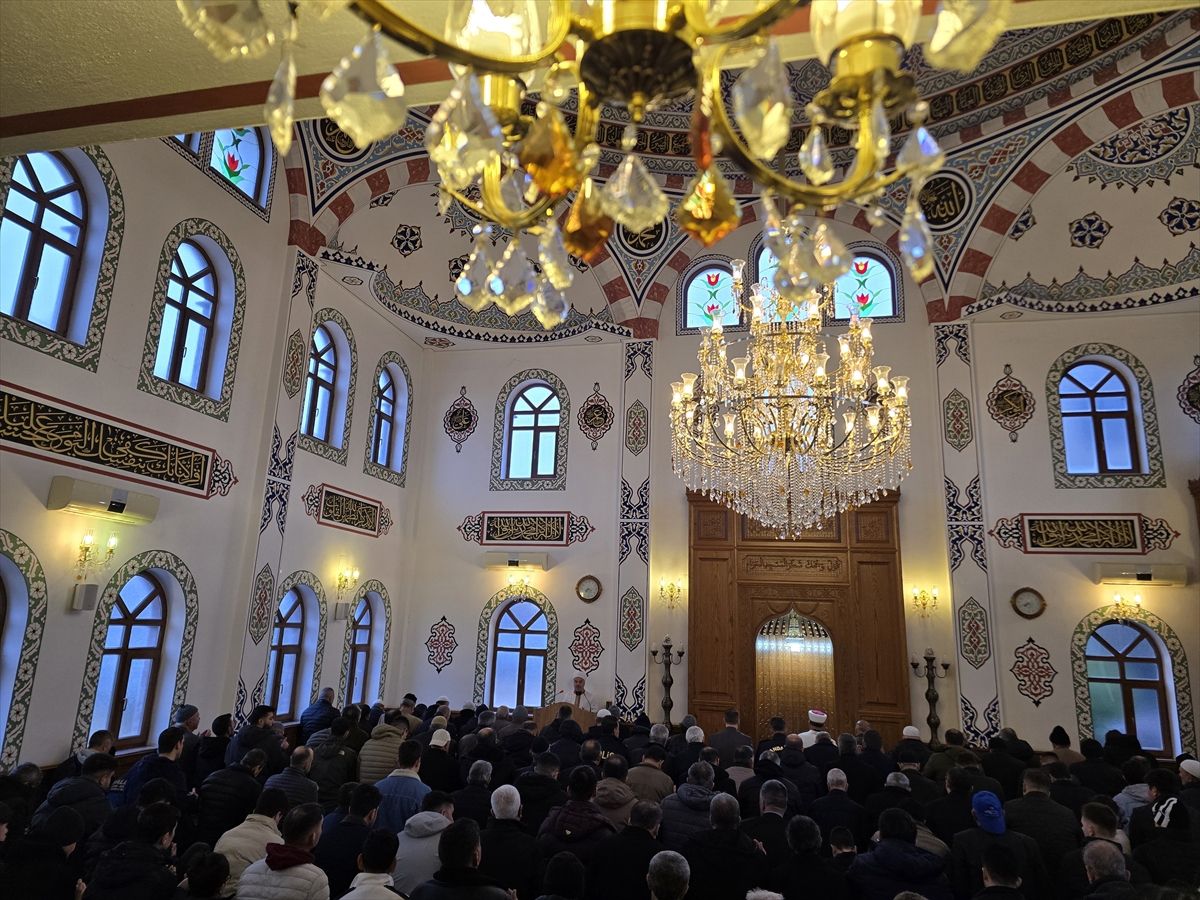 Bursa ve çevre illerde bayram namazı kılındı