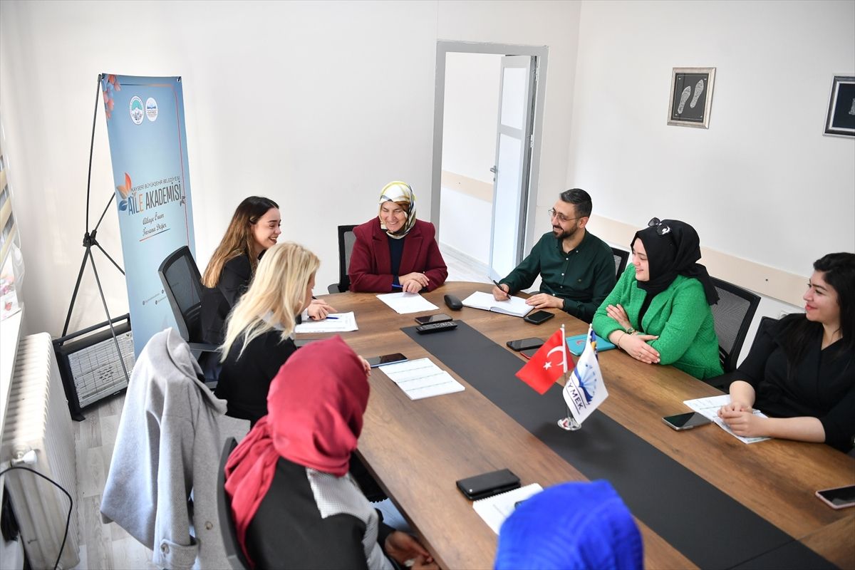 Büyükşehir Aile Akademisi, 2025'te 5 bin 581 aile ve çift adayına danışmanlık yaptı