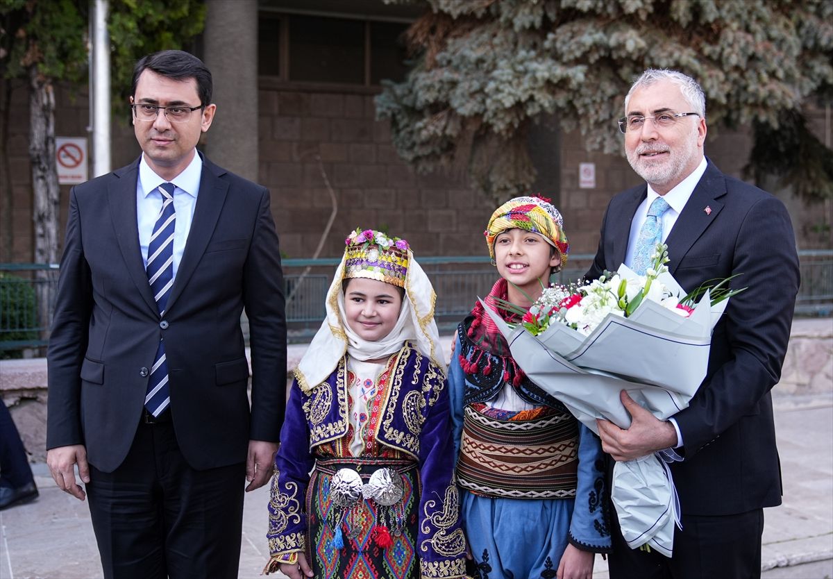 Çalışma ve Sosyal Güvenlik Bakanı Işıkhan, Uşak'ta konuştu Açıklaması