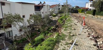 Çanakkale'de bir sitenin istinat duvarı çöktü