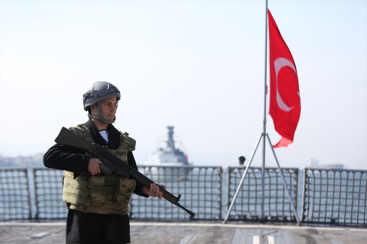 Çanakkale'de Deniz Kuvvetleri Komutanlığı gemilerine ziyaretler sürüyor