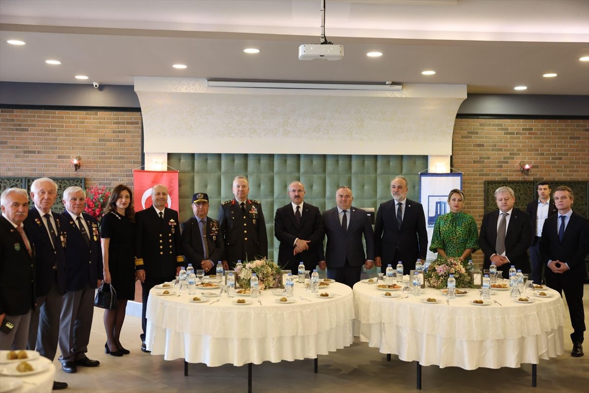 Çanakkale'de protokol üyeleri bayramlaştı