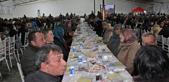 Çanakkale'nin Evreşe beldesinde vatandaşlar 2 bin kişilik iftar programında buluştu
