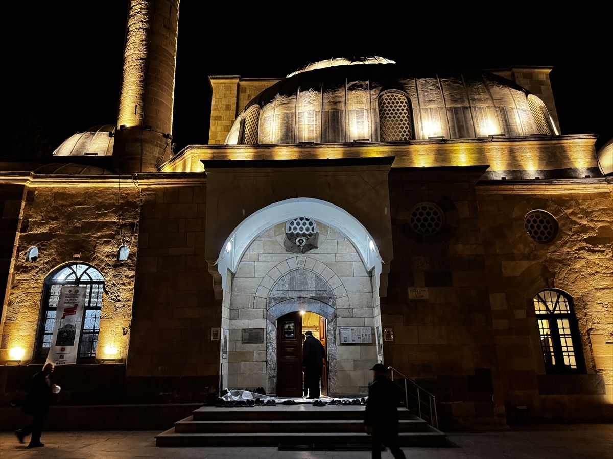 Çankırı'da Enderun usulüyle teravih kılındı