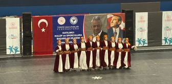 Çatak'ta halk oyunları ekibi il şampiyonu oldu