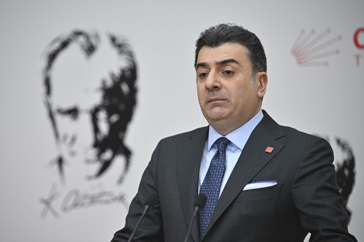 CHP Sözcüsü Emre, MYK gündemine ilişkin basın toplantısı düzenledi Açıklaması