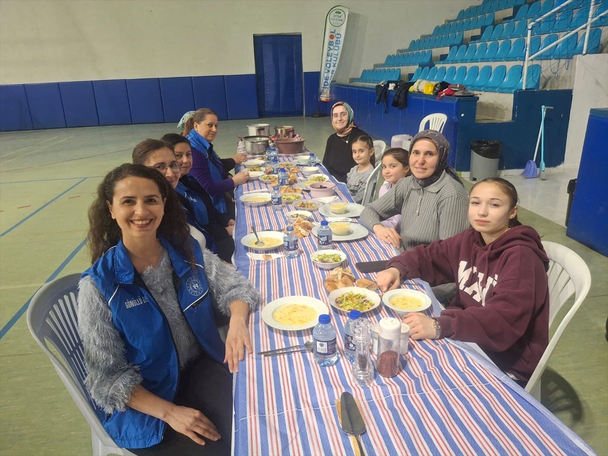 Cide Gençlik ve Spor İlçe Müdürlüğü tarafından iftar verildi