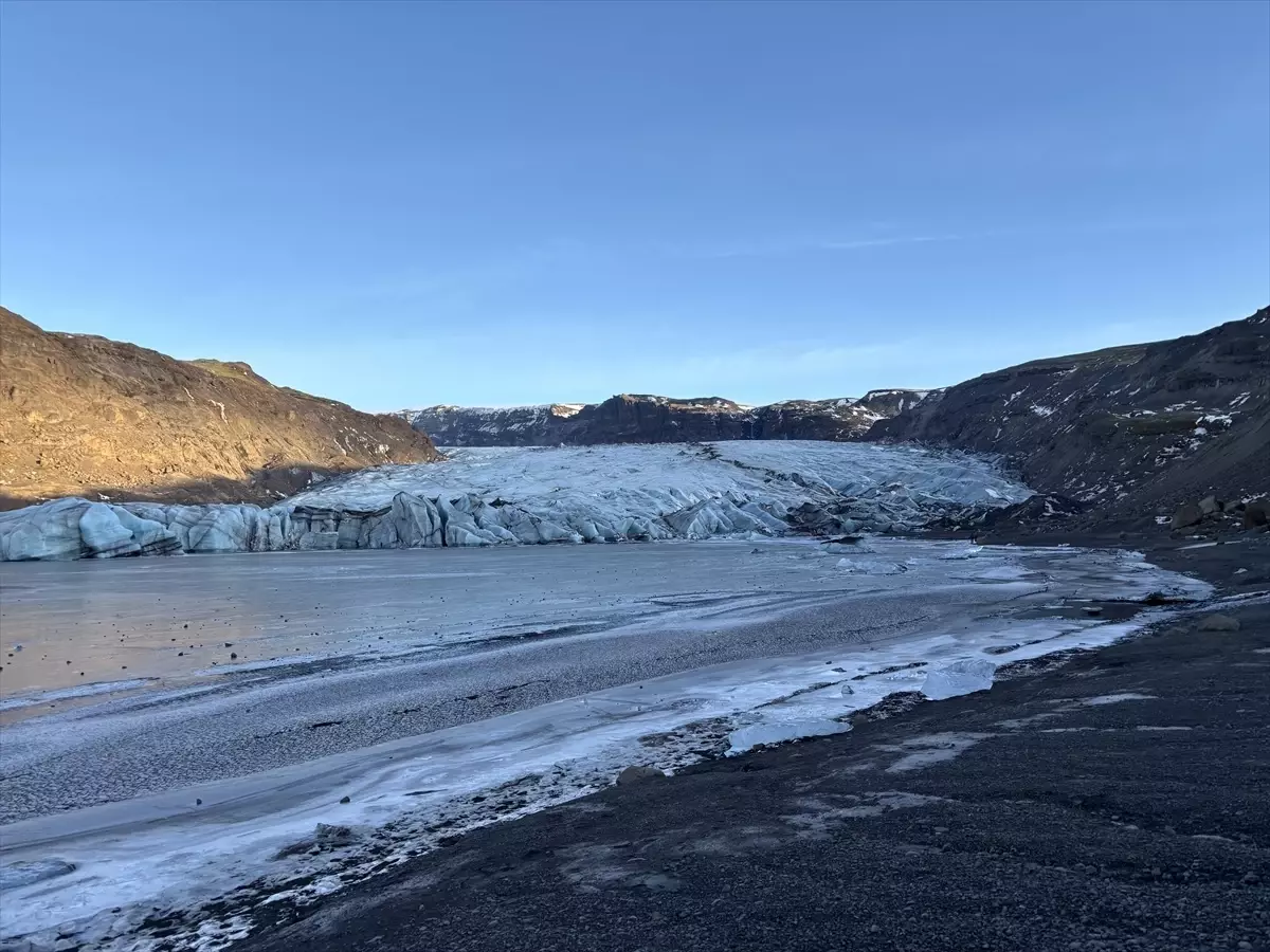 ÇOMÜ'lü bilim insanı Ebru Caymaz kutuplardaki değişimi anlattı Açıklaması