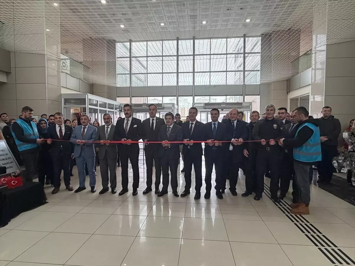 Çorlu Adliyesinde Sosyal Market ve El Sanatları Sergisi açıldı