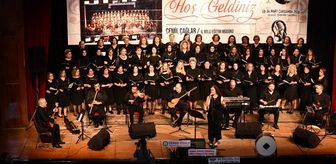 Çorum'da ev hanımlarının kurduğu 'Sahnenin Sultanları Korosu' konser verdi