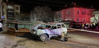 Çorum'da iki otomobilin çarpışması sonucu 2 kişi yaralandı