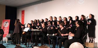 Çorum'da kadınlardan oluşan 'Gönülden Ezgiler Korosu' konser verdi