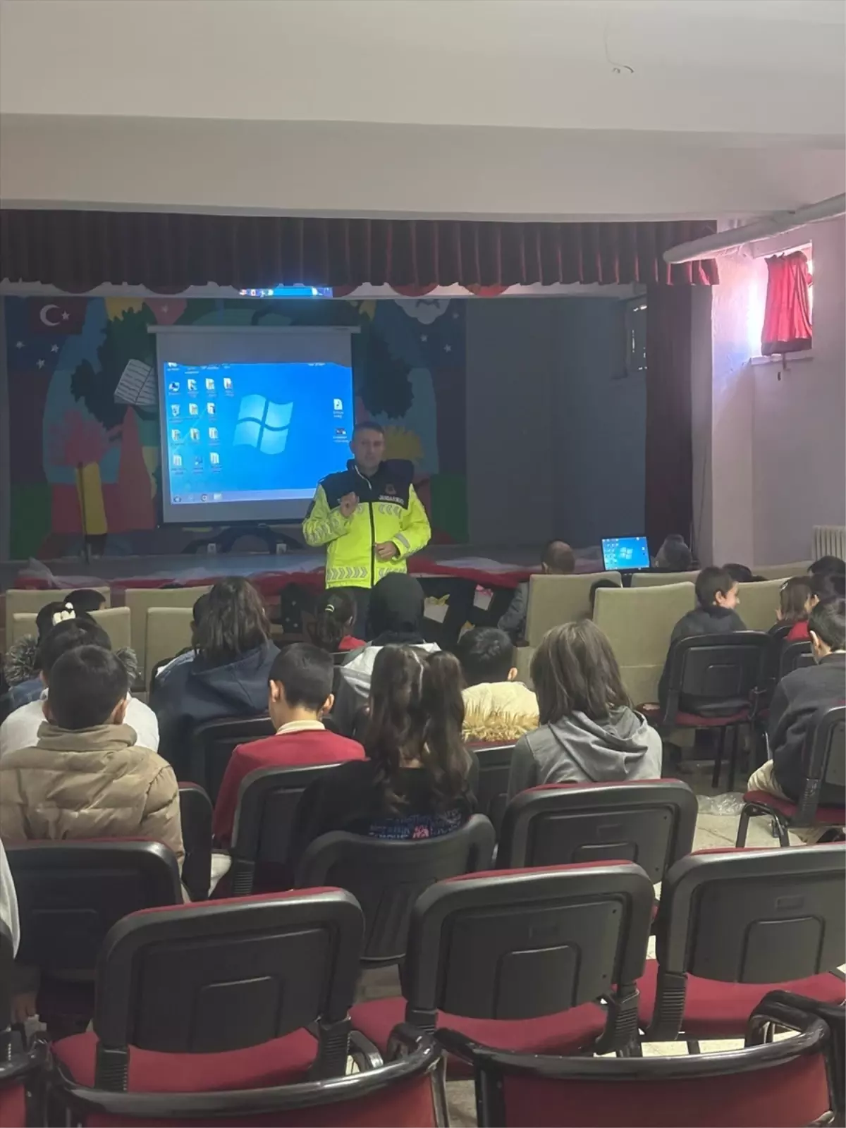 Çorum'da öğrencilere trafik eğitimi verildi