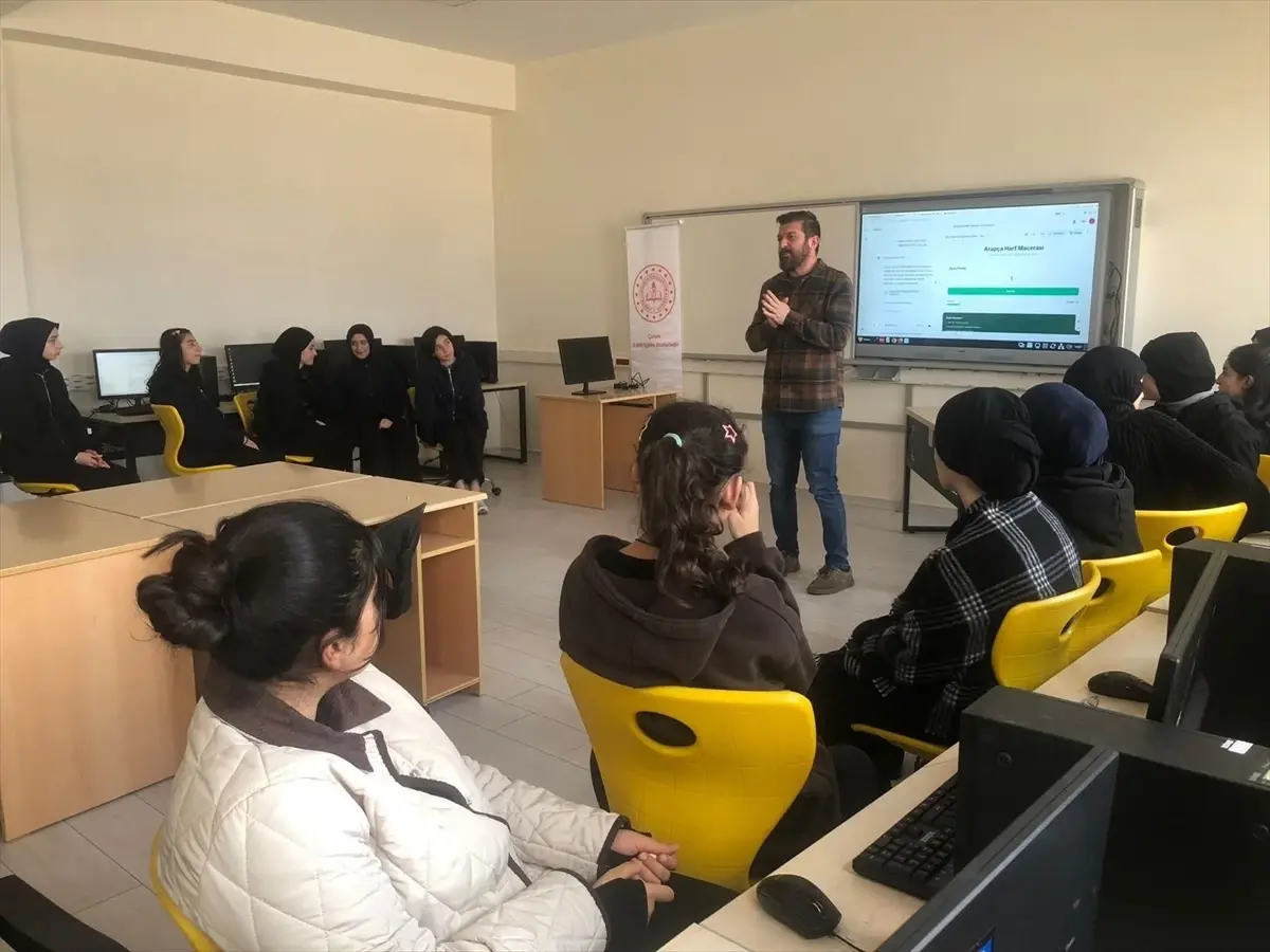 Çorum'da 'Yapay Zeka ve Dijital Araçlar' eğitimi verildi