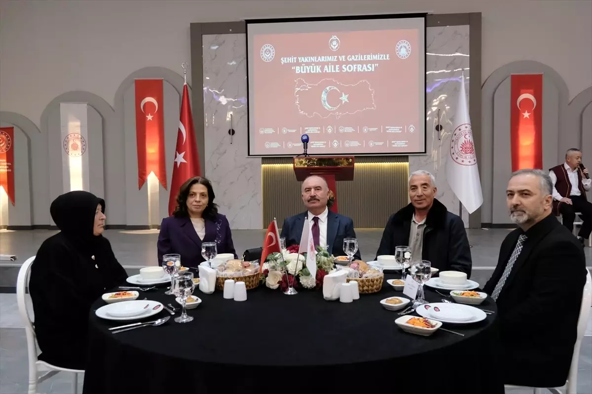 Çorum Valisi Çalgan şehit aileleri ve gazilerle iftarda buluştu
