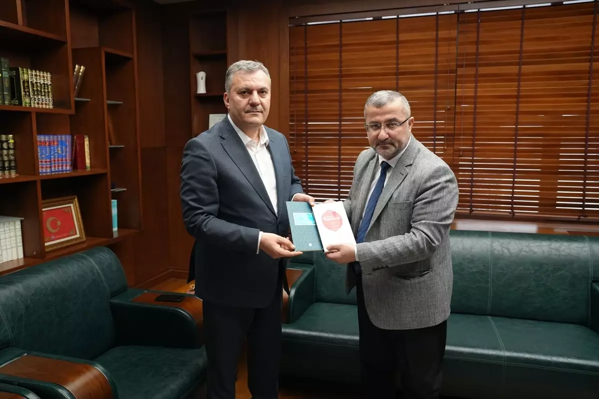 Çubuk Belediye Başkanı Demirbaş, İlçe Müftüsü Demirlenk'i ziyaret etti