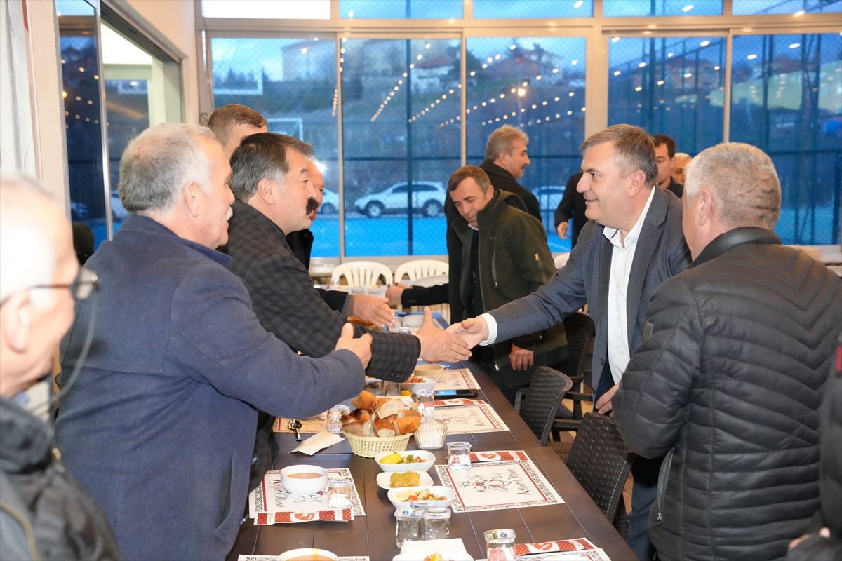 Çubuk'ta mahalle muhtarları ve aileleri iftarda buluştu