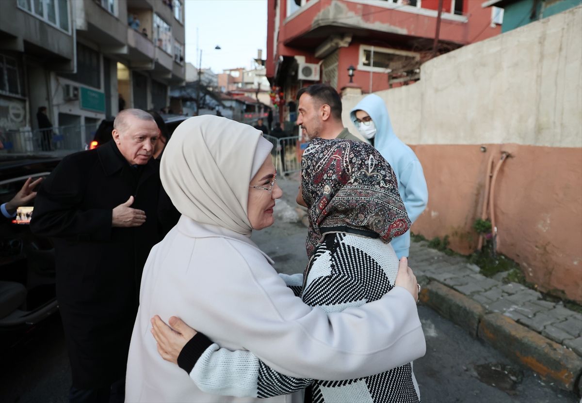 Cumhurbaşkanı Erdoğan, İstanbul'da Kayacık ailesinin iftar sofrasına konuk oldu