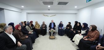 Cumhurbaşkanı Erdoğan, İstanbul'da kız öğrenci yurdunu ziyaret etti